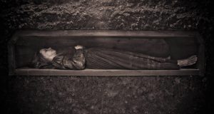 Гроб с покойником потерялся в томском аэропорту
